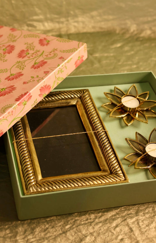 Saaj - Photo Frame with Lotus Candle